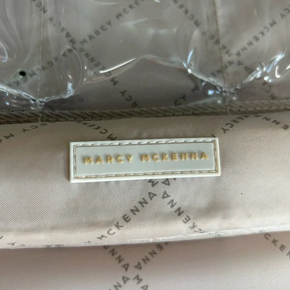 Vibrant Floral Marcy McKenna travel makeup accessory case - Picture 2 of 13